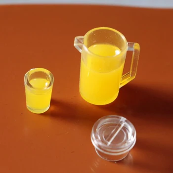 1 Takım 1: 12 Evcilik Minyatür sıvı gıda Portakal meyve suyu şişesi + Fincan mutfak dekoru Dollhouse Dekorasyon İçin Yeni