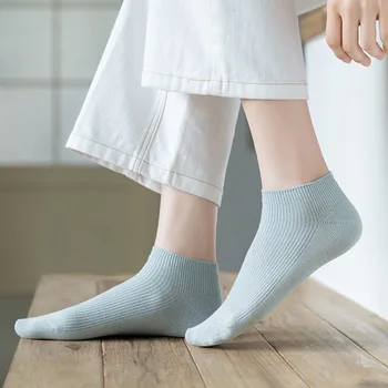1 Çift Kadın Kısa Çorap Rahat Moda Düz Renk Pamuk Nefes Düşük Kesim Ayak Bileği Çorap Kadın Kızlar Japon Kawaii Sevimli Çorap