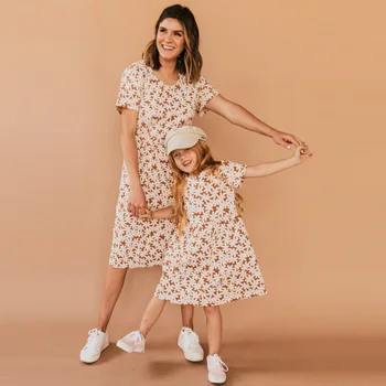 Anne ve Kızı Elbise Moda Polka Dot Baskı Yay Baskılı Uçan Kollu Elbise Aile Eşleştirme Kıyafetler Ebeveyn-çocuk kıyafeti