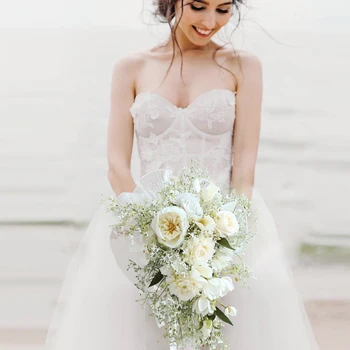 Düğün gelin tutan çiçekler düğün fotoğrafçılığı fotoğraf sahne Avrupa tarzı beyaz gül buketi simülasyon çiçek sanat