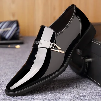 Erkekler Elbise deri ayakkabı üzerinde Kayma Patent Deri Erkek Rahat Oxford Ayakkabı Mokasen Glitter Erkek Ayakkabı Sivri Burun Ayakkabı erkekler için