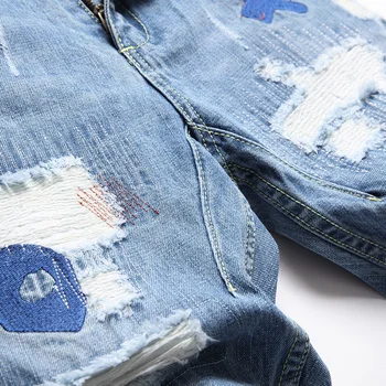 Erkekler Patchwork Kot Streetwear Açık Mavi Delik Yırtık Kot Pantolon Ay Yıldız Yamalar İnce Düz Pantolon