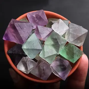 Florit oktahedron kuvars kristalleri doğal taşlar ve mineraller için güzel bahçe ev dekorasyon hediye