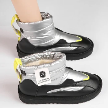 Kış Kar Botları Kadınlar için 2022 Yeni Gelenler moda ayakkabılar Artı Peluş Sıcak yarım çizmeler Kadın Rahat Konfor Su Geçirmez Botins