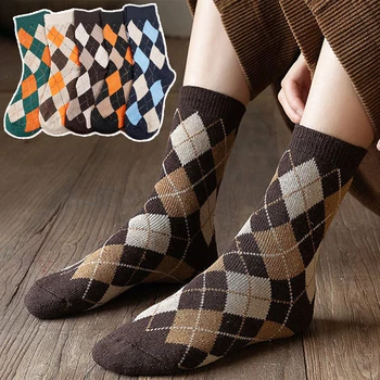 Moda Ekose çizgili çoraplar Kadın Erkek Sonbahar ve Kış orta buzağı Sıcak elmas Çorap Streetwear Komik Argyle Geometrik Çorap