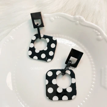 QUMENG Yeni Klasik Polka Dot Çizgili Küpe Geometrik Yuvarlak Kare Saplama Küpe Kadınlar için Sevimli Akrilik Küpe moda takı