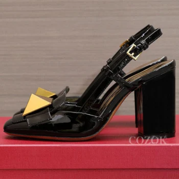 Yüksek Kaliteli Kadın Yüksek Topuk Sandalet 2022 Yaz Kare Ayak Serisi Yeni Patent Deri Perçin Tasarım Moda Ziyafet Sandalet